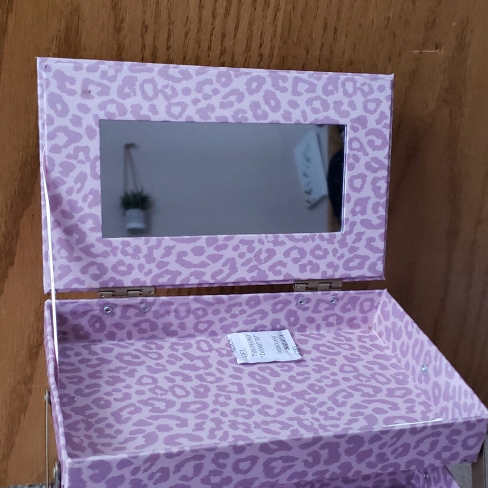 Pink Makeup Case - Picture 6 of 6
